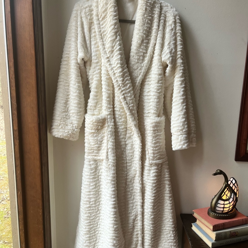 Cozy White Textured Robe